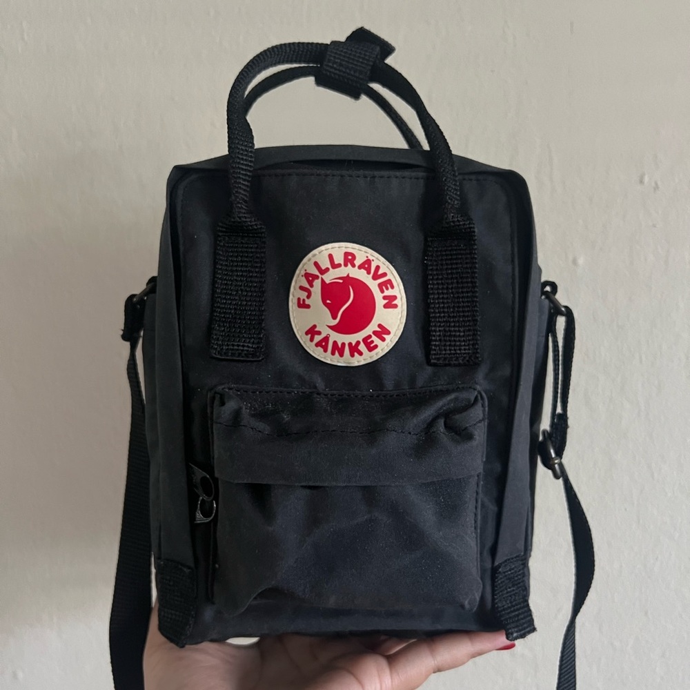 Fjallraven kanken mini sling shoulder bag black